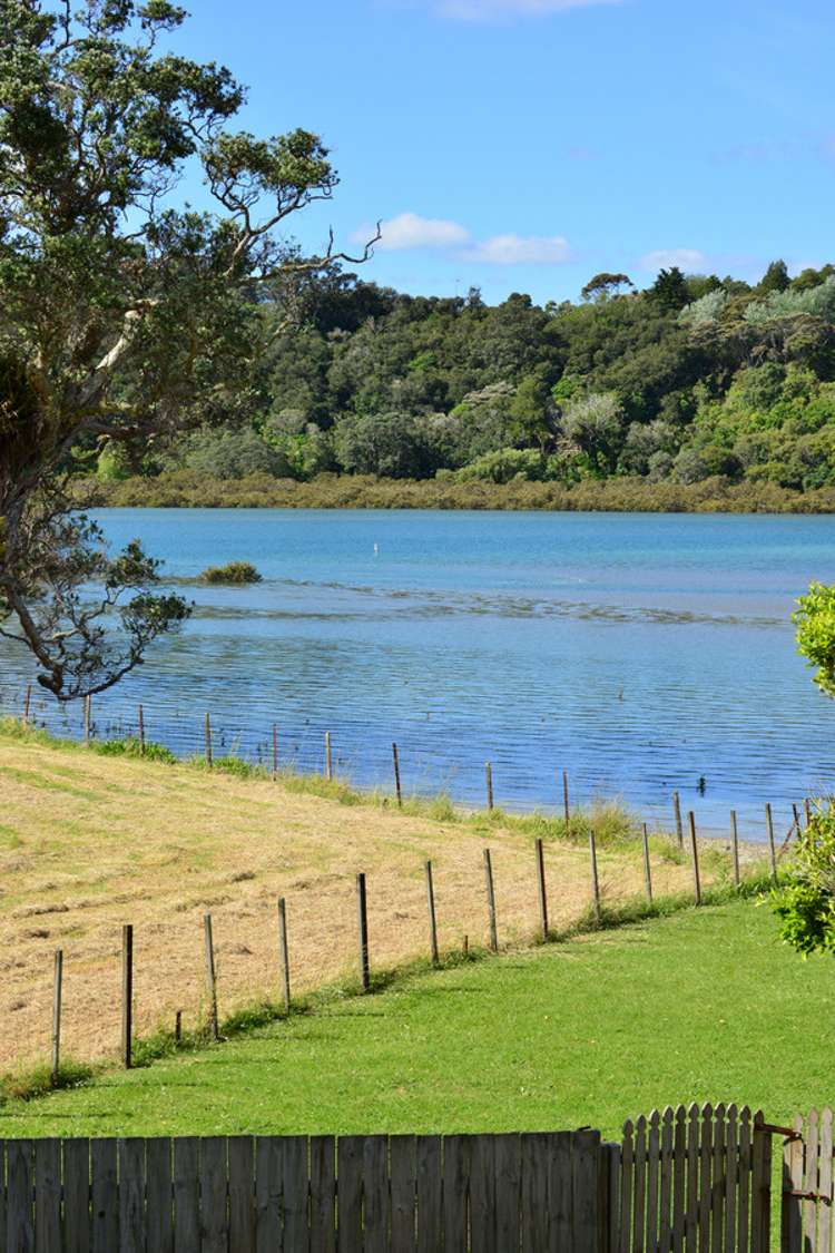 2h/25 Weranui Road Waiwera_7