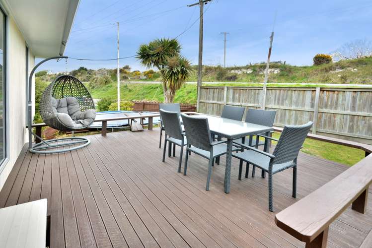 17 Connor Place Taieri Mouth_17