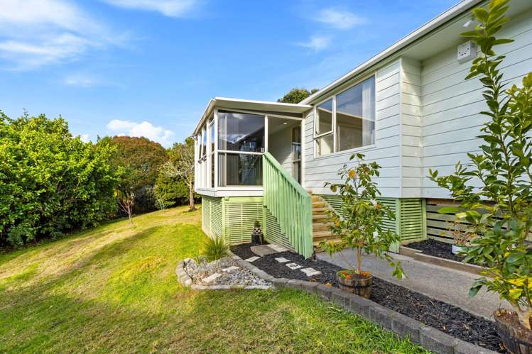 227 Glengarry Road Glen Eden_25