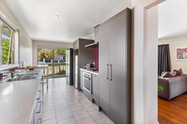 27 Longreach Drive_3