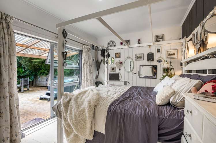 1196 Huia Road Huia_9