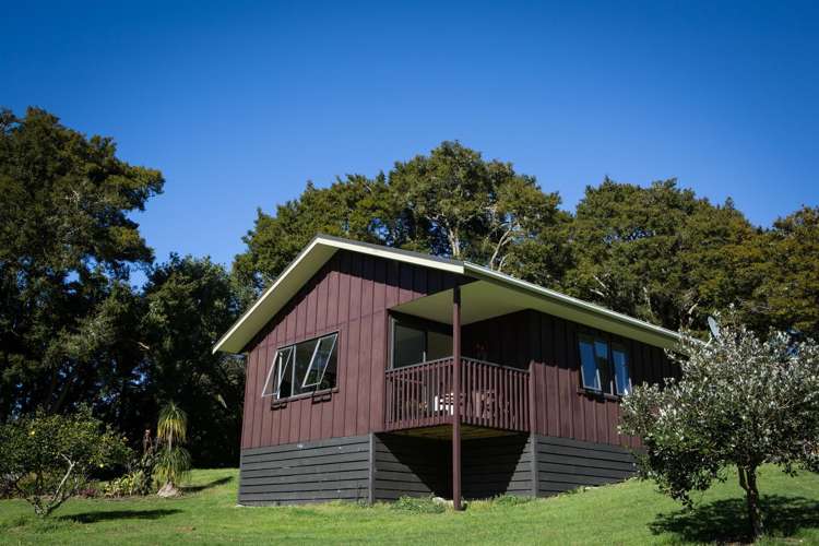 54 Puriri Glade Maungaturoto_1