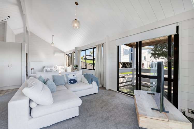 13 Moffat Road Red Beach_11