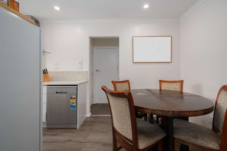 65 Waihora Crescent Waitangirua_5