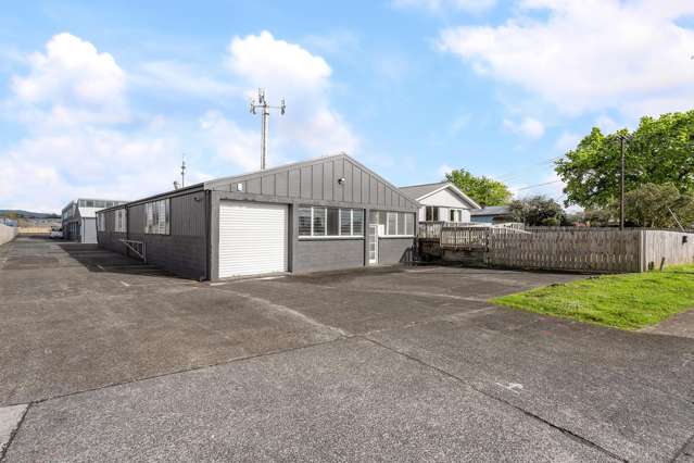 Road-front industrial with live/work opportunity