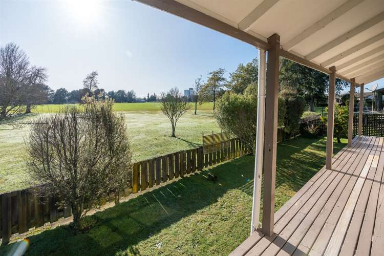 74b Kahikatea Drive Melville_23