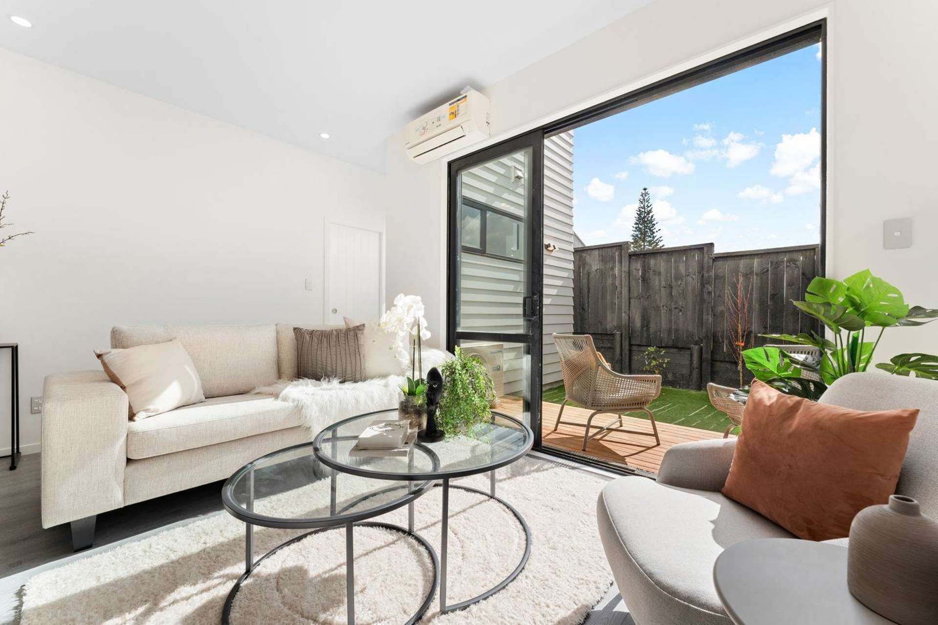 4/122 Archibald Road Kelston Waitakere City Houses for Sale One