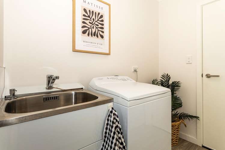 4 Redhaven Rise Netherby_18