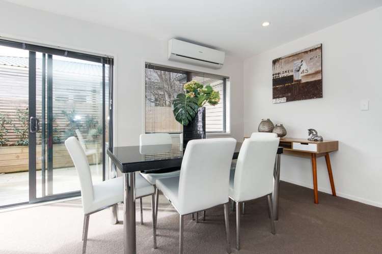 8a Coral Crescent Panmure_8