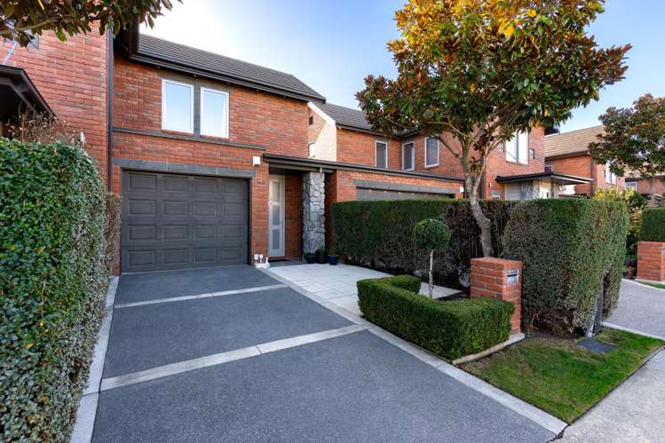 7 Henley Green Northwood_15