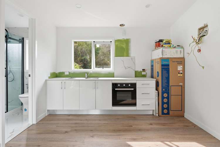 1 Bush Point Road Cable Bay_13