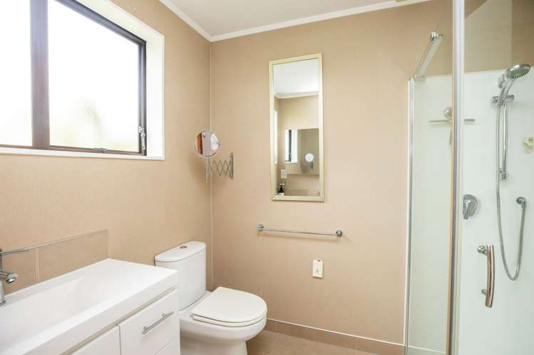 2/347a Church Street West End_11