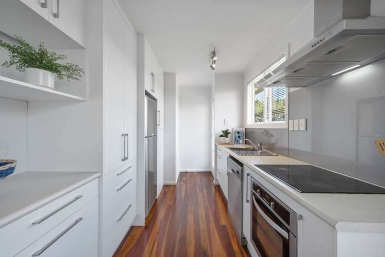 22 Kirrie Avenue Te Atatu South_10