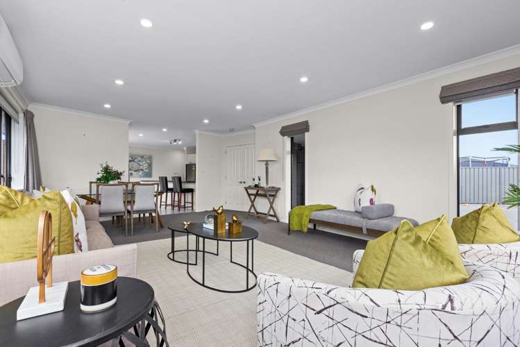 12 Portland Place Poraiti_6