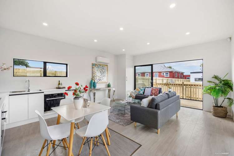 63a Flanshaw Road Te Atatu South_1