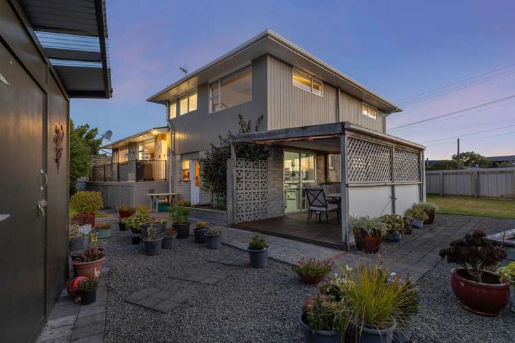 635 Queen Street East Levin_16