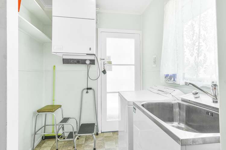 38 Southsea Crescent Silverdale_11