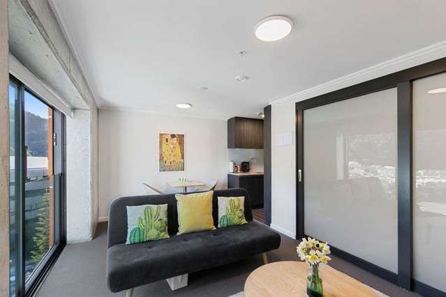 902/111 Molesworth Street Thorndon_1