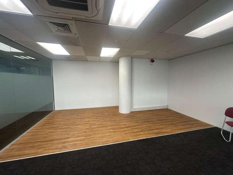 22 Amersham Way City Centre_1