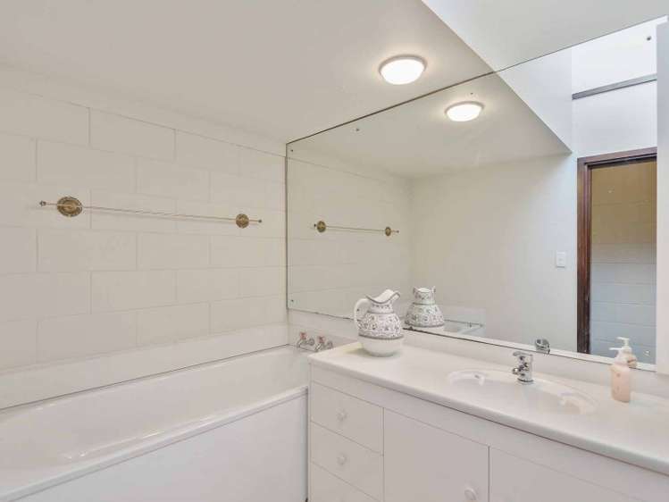 292 Halkett Road West Melton_13