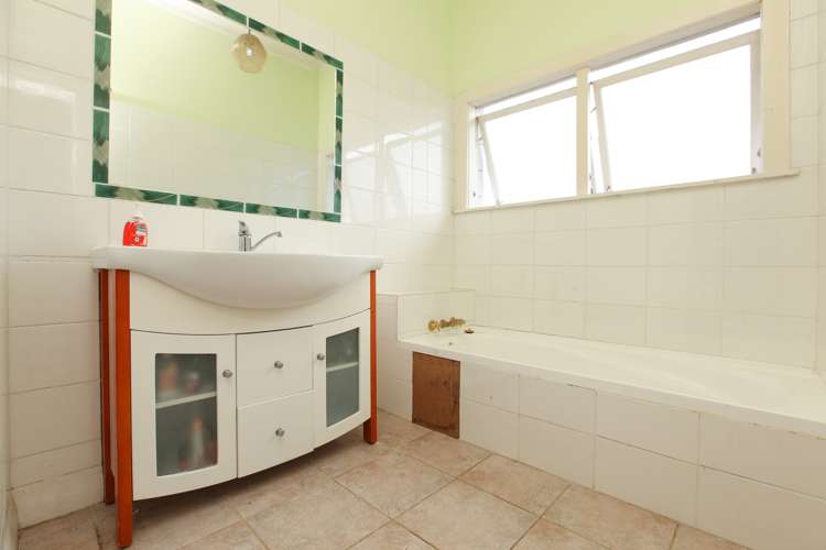 24 Deseret Road Temple View_9