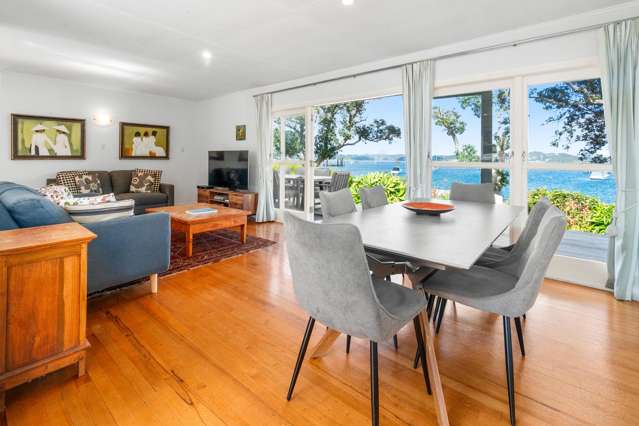 49 The Strand Russell_3