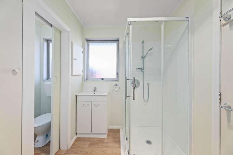 2/4 Weld Street Blenheim Central_9