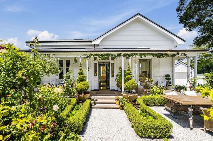 Terry and Diana King, 37 Bell Road, Remuera, Auckland