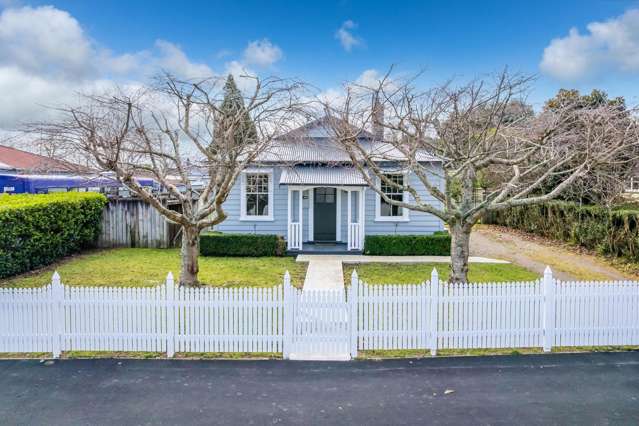 Charming and Cute – Renovated Railway Gem