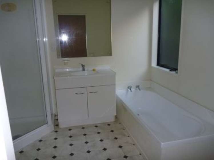 18/61a Birkdale Road Birkdale_8