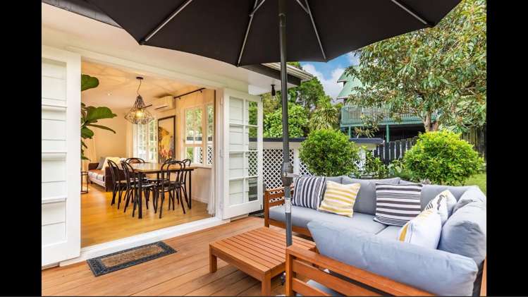 11 West Glade Crescent Birkenhead_2