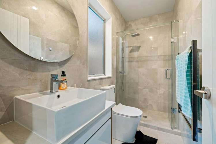 68 Castlebane Drive Flat Bush_17