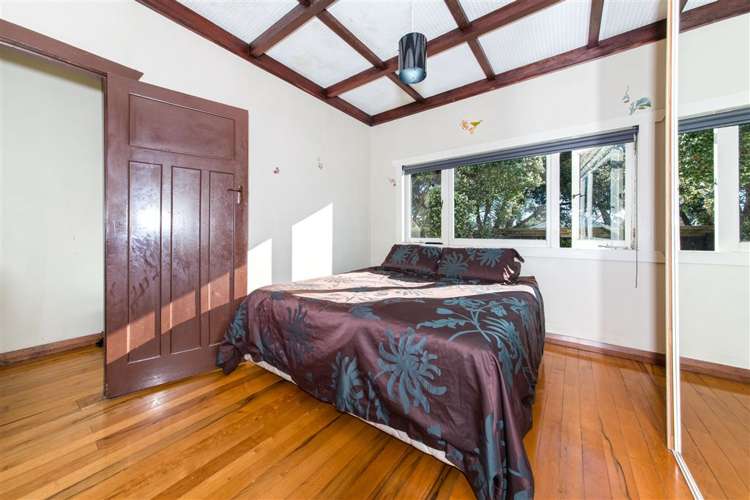 49 Queen Mary Avenue New Lynn_9