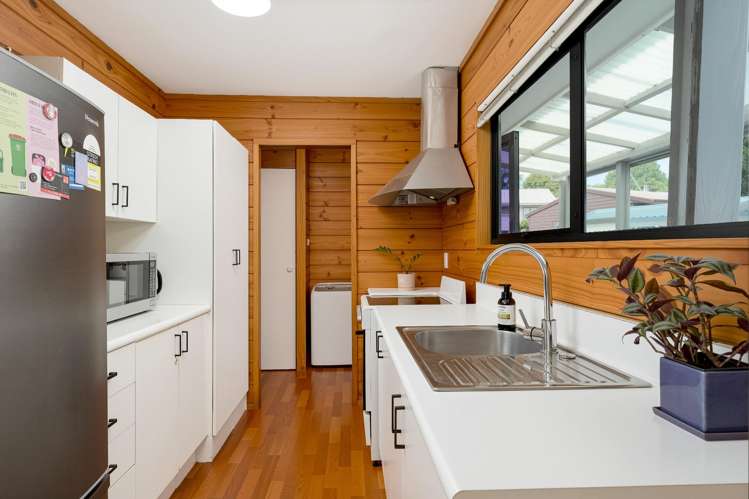 5/7 Duncan Avenue Te Atatu South_4