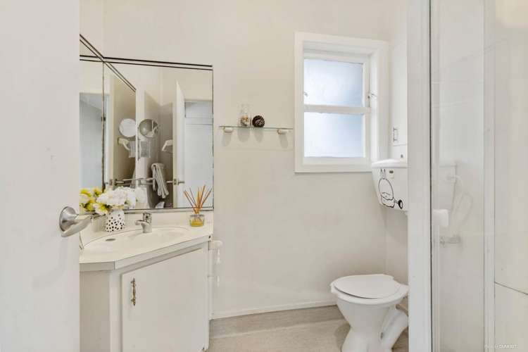 21 Amberley Avenue Te Atatu South_8