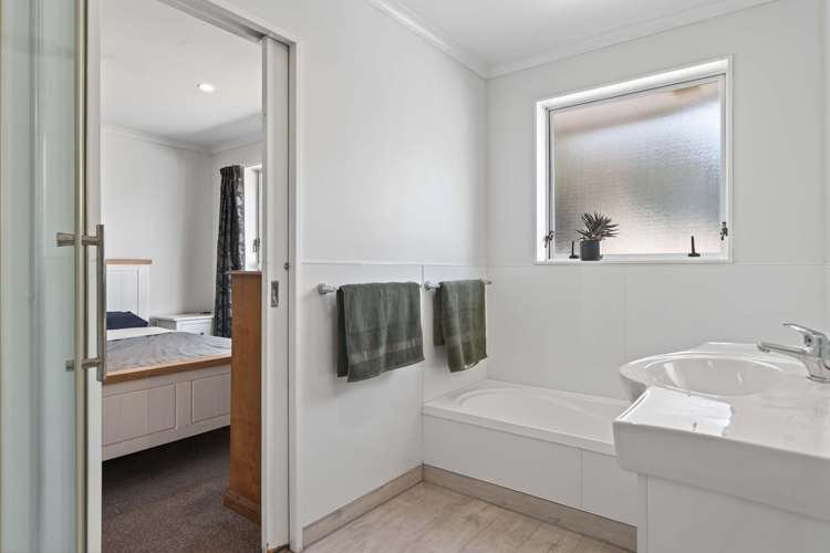 9 Meadowviews Drive Welcome Bay_23