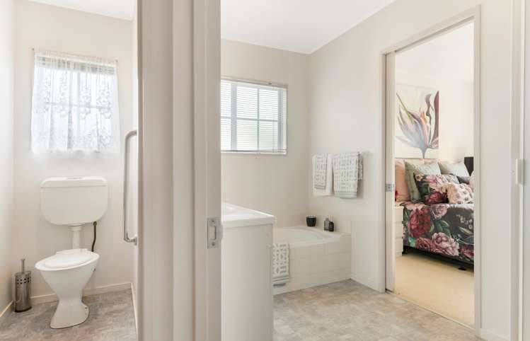 12 Central Park Drive Te Atatu South_15