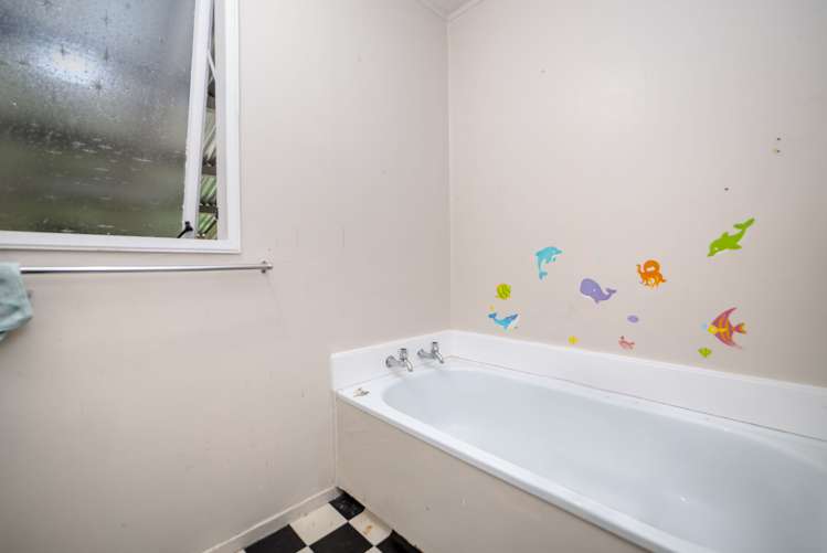 16a Clifton Avenue Carterton_8