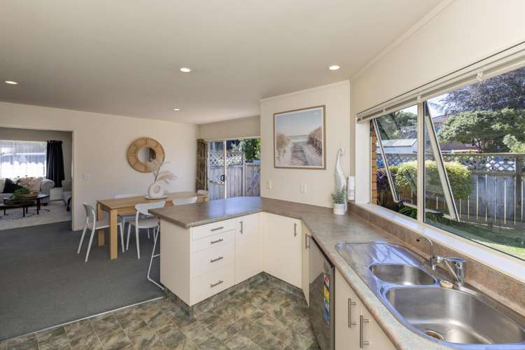 22 Kowhai Grove Raumati Beach_8