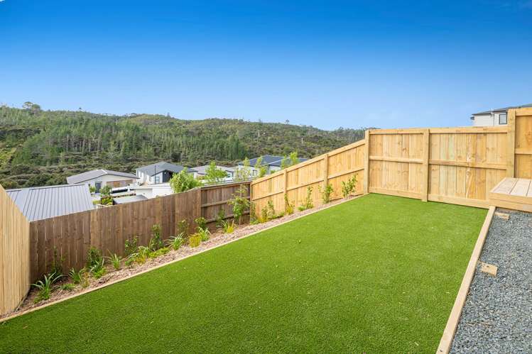APT 1/3 Kawau Close Orewa_16