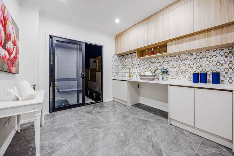 17 Ballyalton Crescent Flat Bush_33