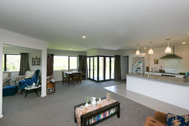 4 Golf Course Lane Waiwhakaiho_4