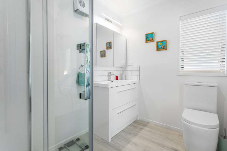 20 Lillian Place Orewa_13