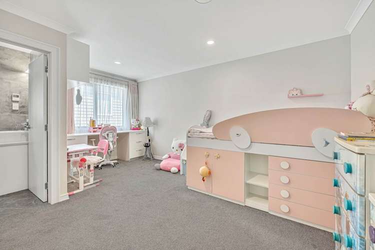 46 Donegal Park Drive Flat Bush_13