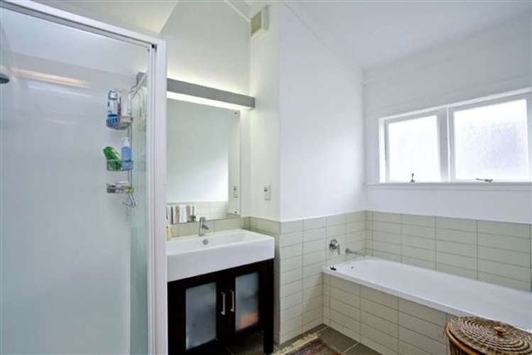 16 Merani Street Narrow Neck_12