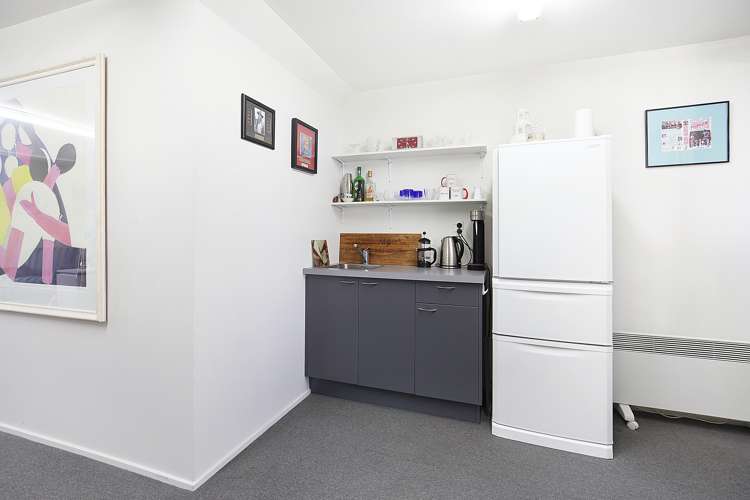 2/6 Raycroft Street Waltham_10