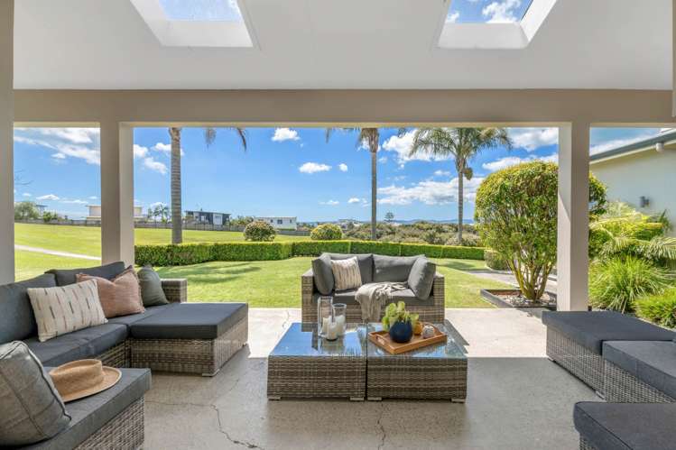 9 Intrepid Crescent Beachlands_1