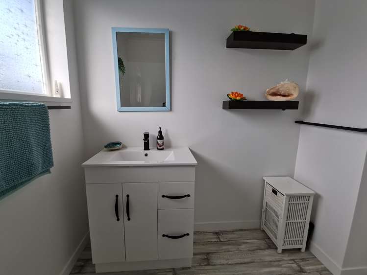 9 Whaka Road Maungaturoto_4