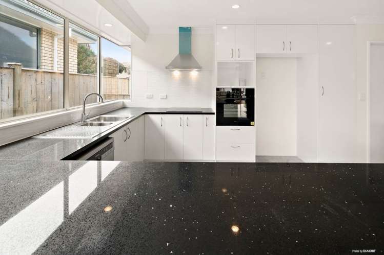 1/57 Whitford Road Botany Downs_14