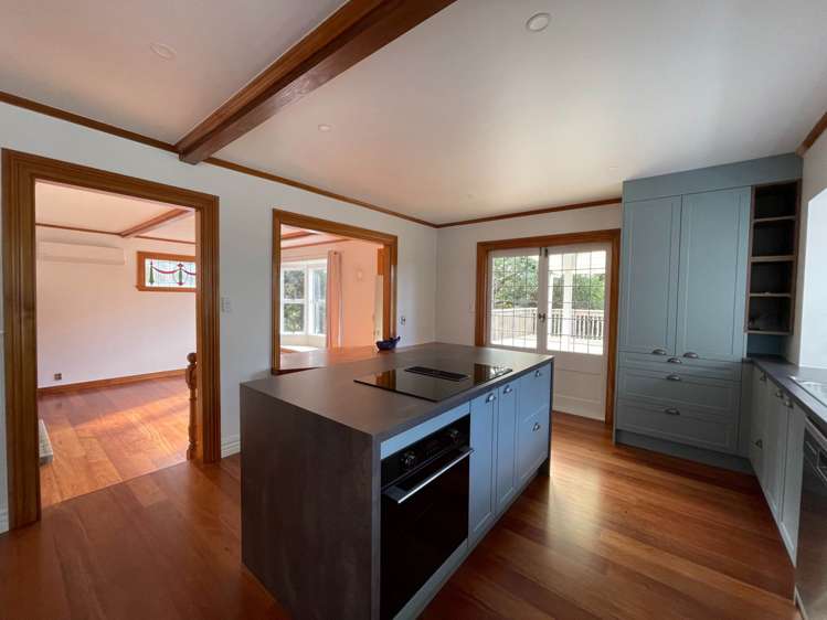 990 Sandspit Road Sandspit_5